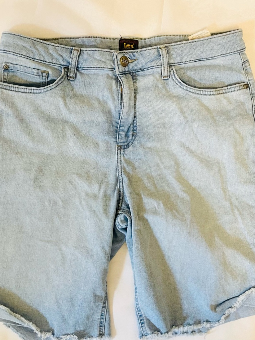 NWOT Lee Light Wash Denim Shorts Frayed Hem Mid Rise Summer Jean Shorts